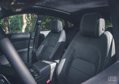 Interieur_jaguar-e-pace-hybrid-1-5-phev-309ch_24
                                                        width=